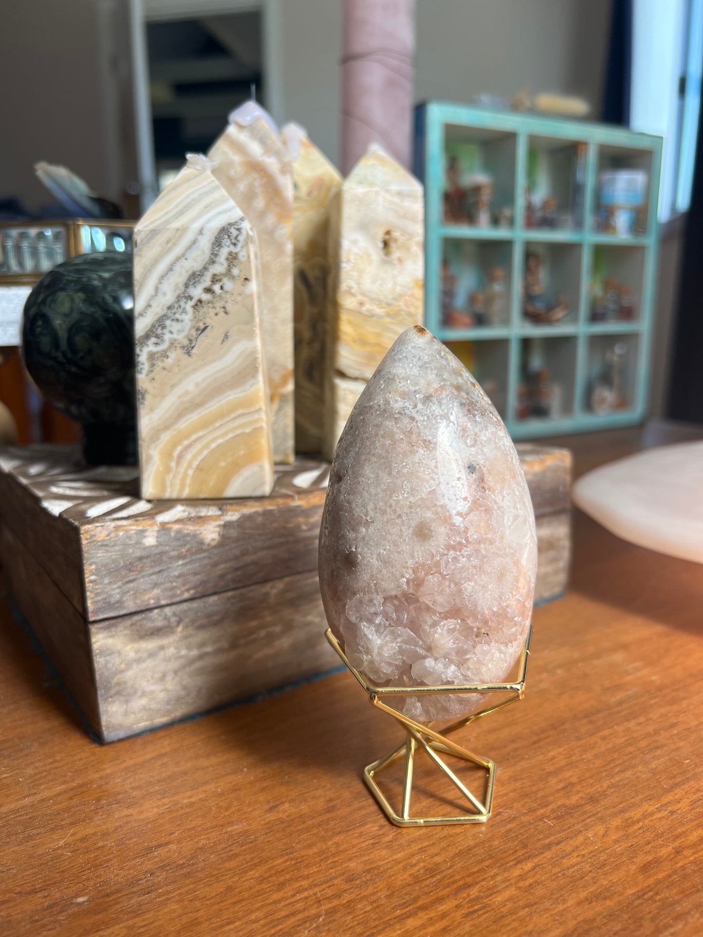 Blossom Agate Egg Carving